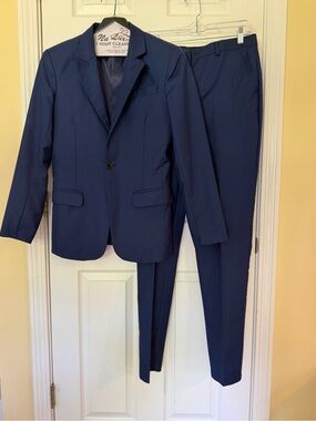 Amazon Men's Navy Two-Piece Tailored Suit